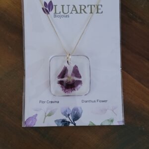 Colar Flor Cravina de Santa Catarina – Semijoia Banhada a Ouro